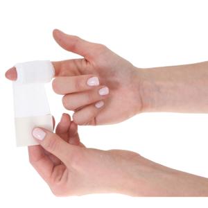 qd6120-finger-straps-with-integrated-compress-powercare-white-3-5x3-5-cm